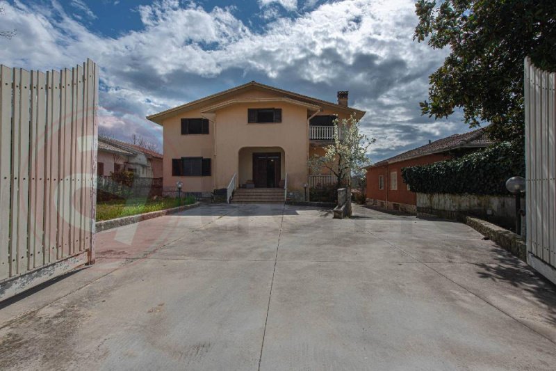 Villa i Arce