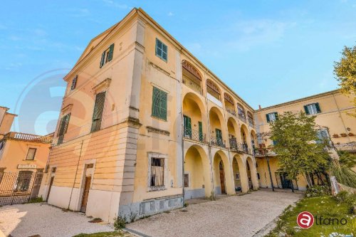 Zakelijk onroerend goed in Isola del Liri