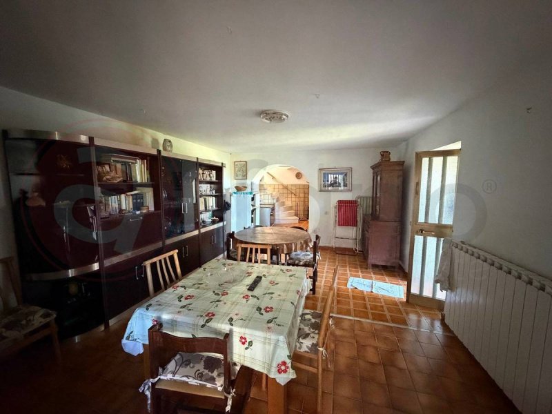 Maison jumelée à Rocca d'Arce