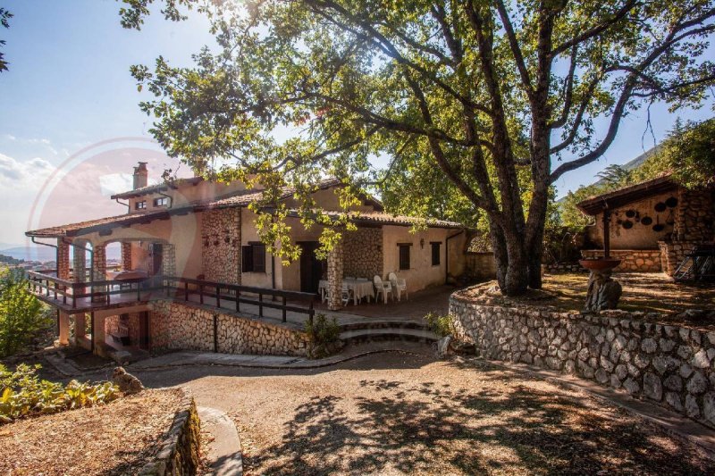 Casa indipendente a Campoli Appennino