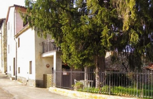 Detached house in Castel Focognano