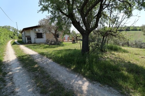 Casa di campagna a Mosciano Sant'Angelo