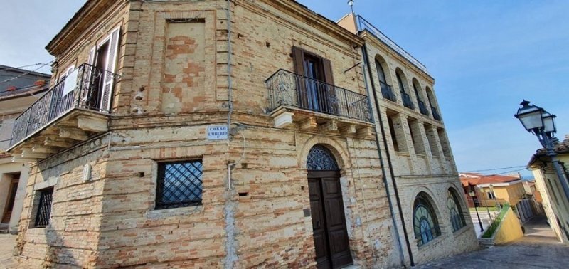 Historic house in Vacri