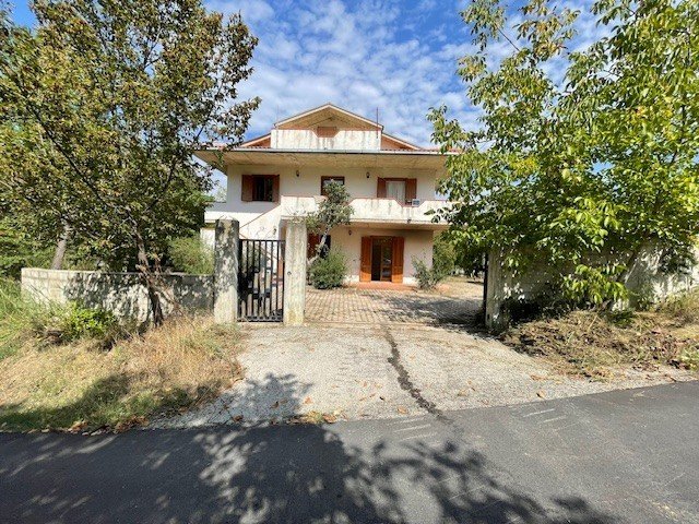 Country house in Bisenti