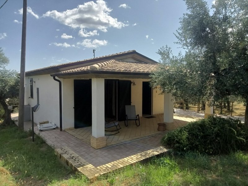 Country house in Loreto Aprutino