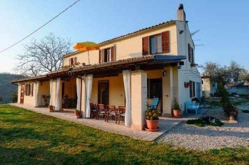Casa de campo em Loreto Aprutino