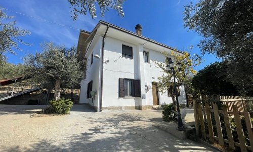 Maison de campagne à Loreto Aprutino