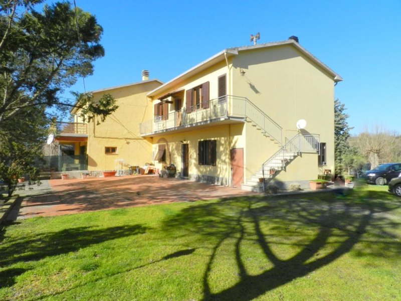 Klein huisje op het platteland in Montecatini Val di Cecina