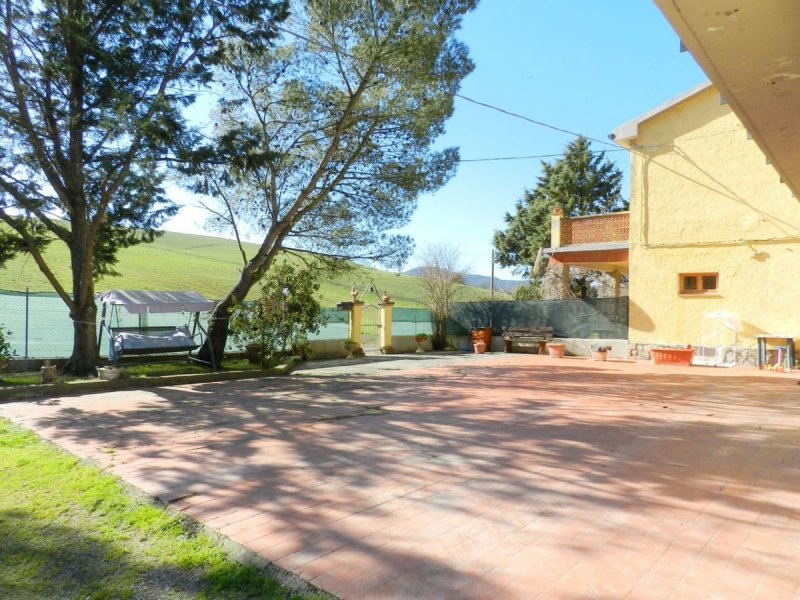 Klein huisje op het platteland in Montecatini Val di Cecina