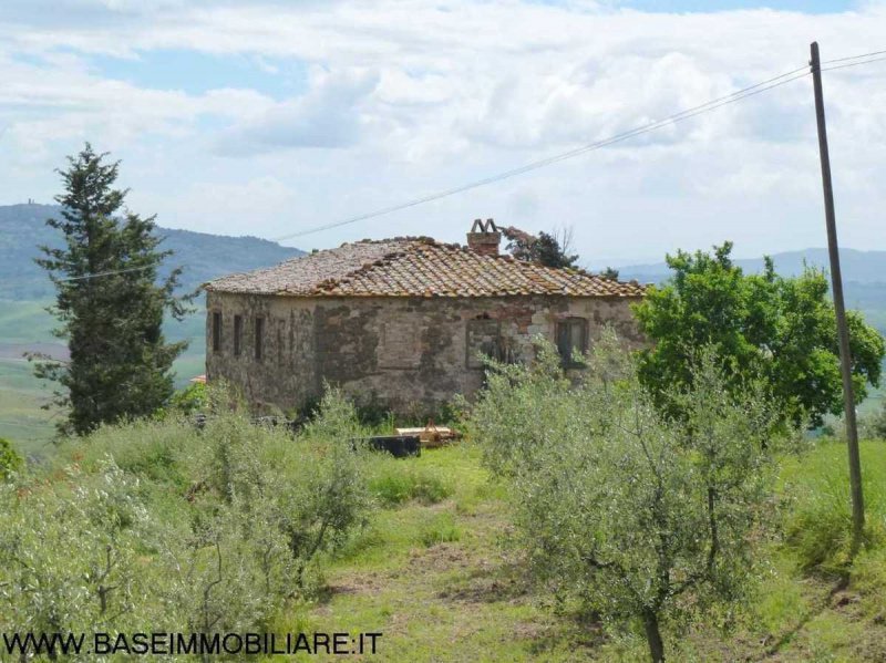 Farmhouse in Montecatini Val di Cecina