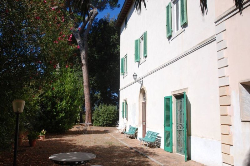 Villa in Cecina