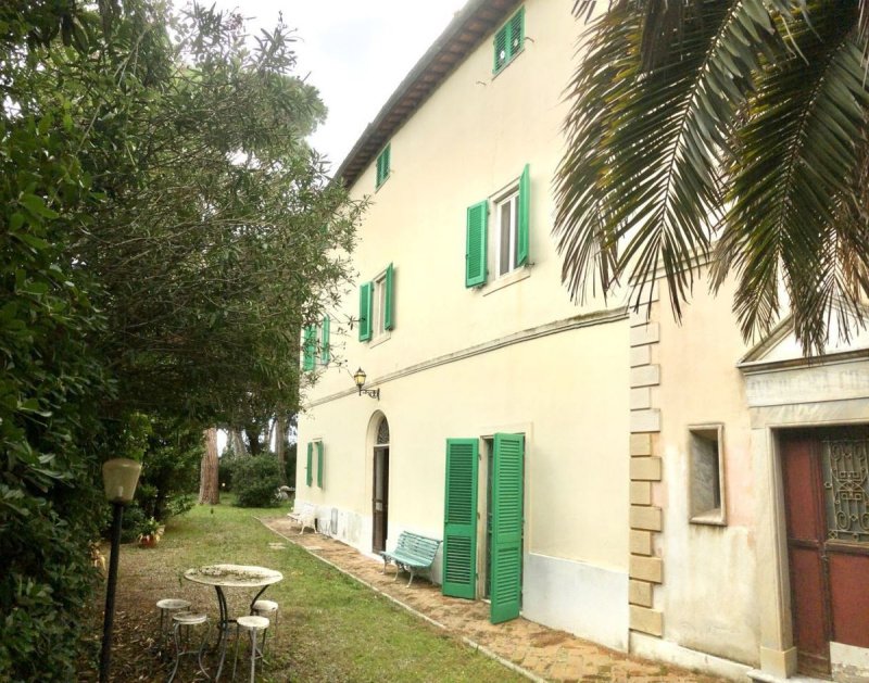 Villa in Cecina