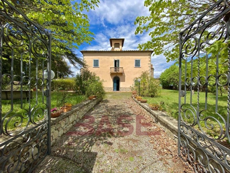 Villa en Montecatini Val di Cecina