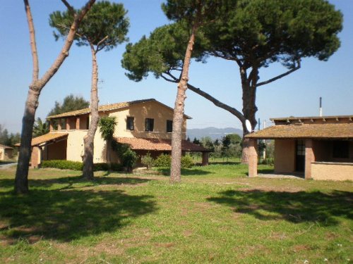 Farmhouse in Castagneto Carducci