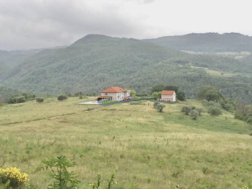 Klein huisje op het platteland in Pomarance