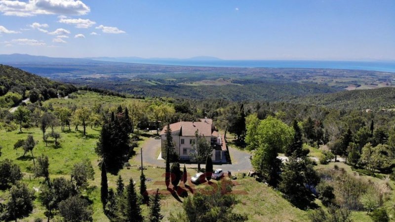 Villa in Castellina Marittima