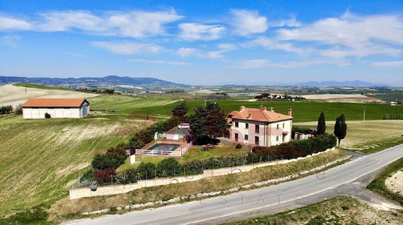 Farmhouse in Santa Luce