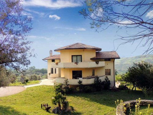 Villa a San Valentino in Abruzzo Citeriore