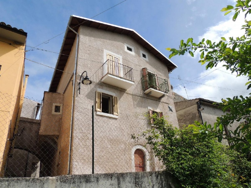 Detached house in Collepietro