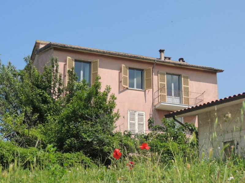 Квартира в Сан-Валентино-ин-Абруццо-Читериоре