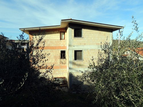 Detached house in Scafa