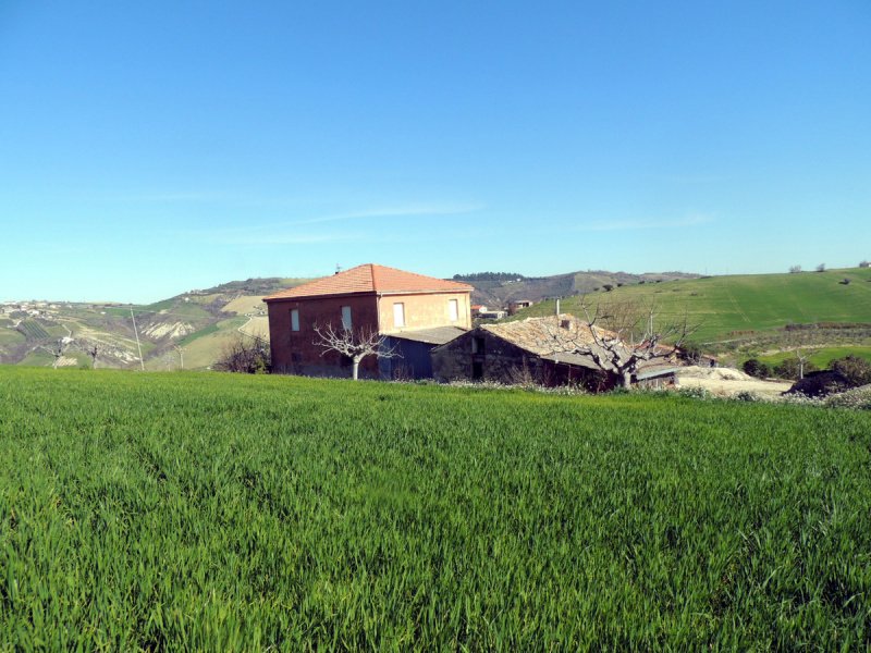 Country house in Atri