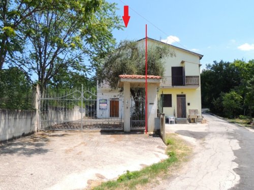 Detached house in Lettomanoppello