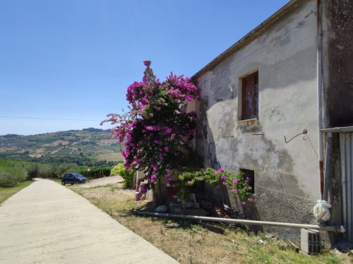 Country house in Atri