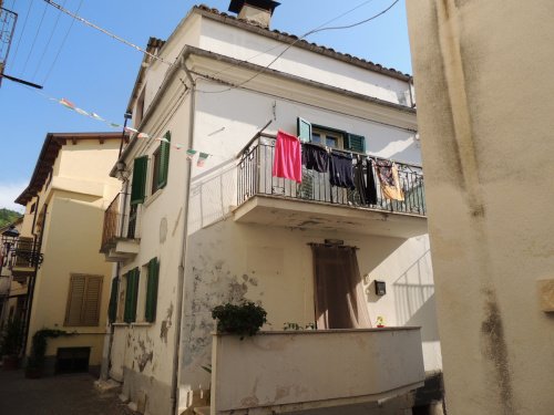 House in Lettomanoppello