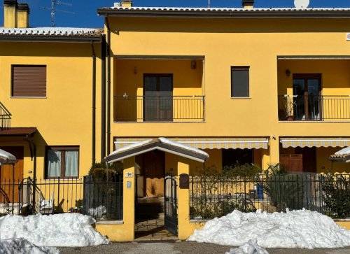 Casa adosada en San Valentino in Abruzzo Citeriore