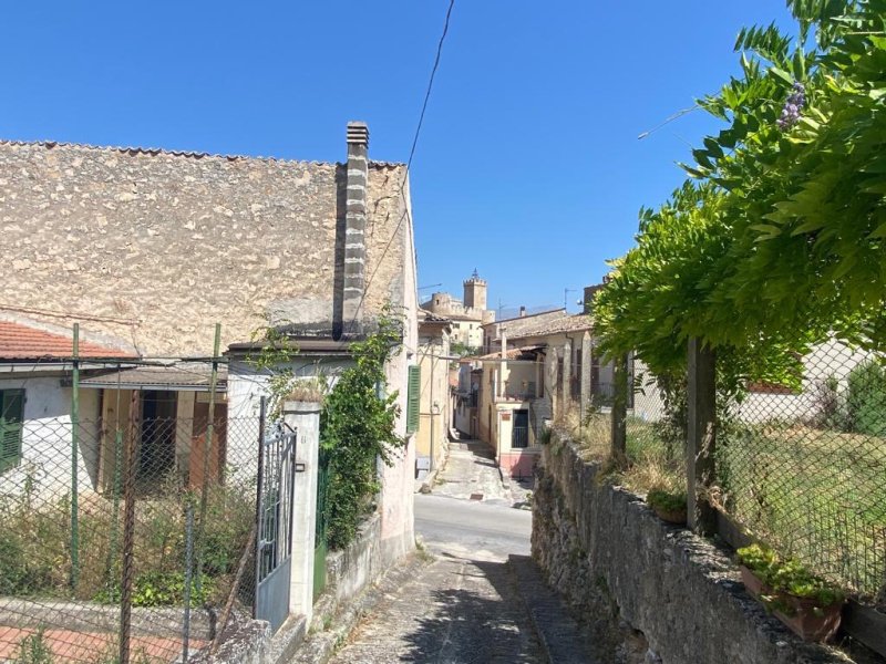 Detached house in Capestrano