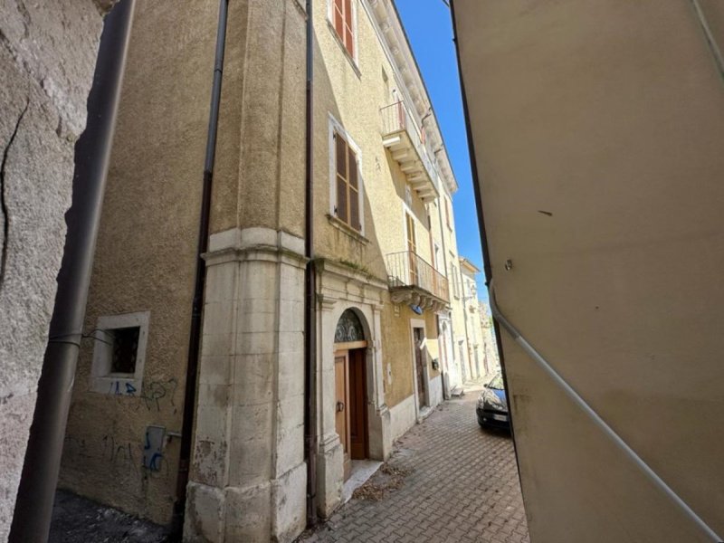 Историческая квартира в Сан-Валентино-ин-Абруццо-Читериоре