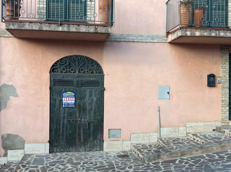 Commercial property in Atri