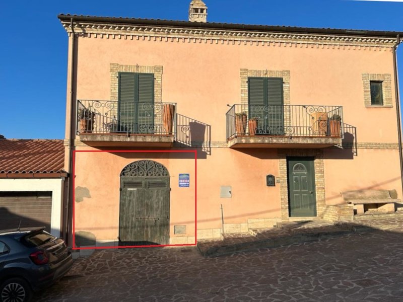 Commercial property in Atri