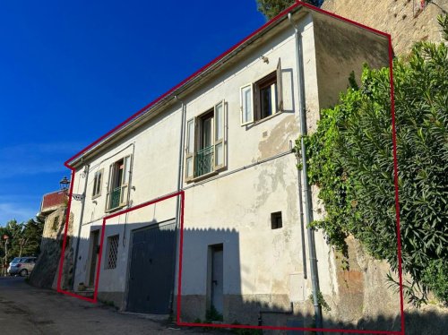 House in San Valentino in Abruzzo Citeriore