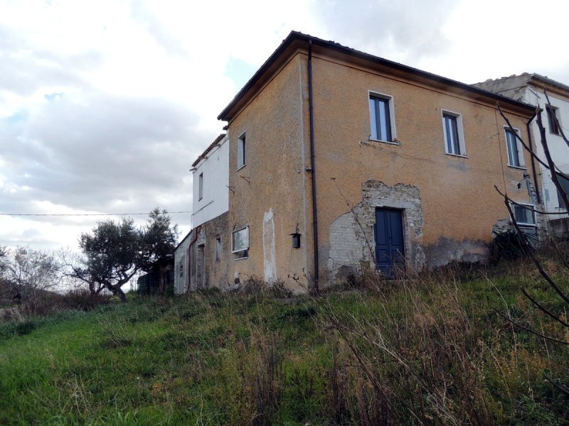 House in Alanno