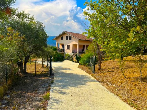 Vrijstaande woning in San Valentino in Abruzzo Citeriore