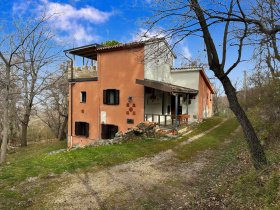 Casa indipendente a San Valentino in Abruzzo Citeriore