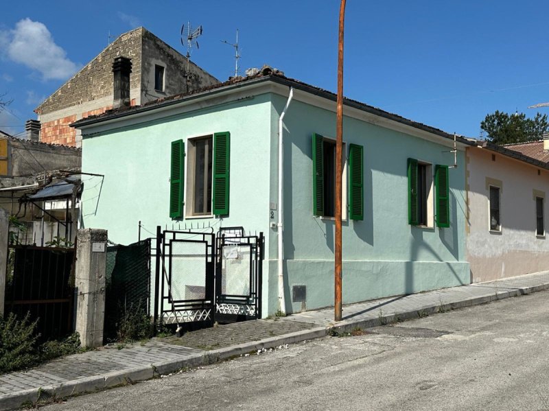 Top-to-bottom house in Tocco da Casauria