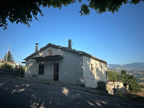 圣瓦伦蒂诺-因阿布鲁佐奇泰廖雷独栋房屋