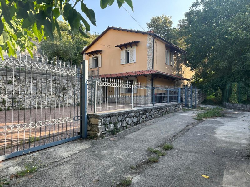 Vrijstaande woning in Sant'Eufemia a Maiella