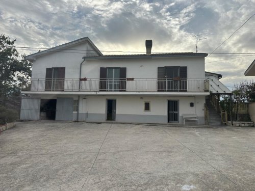Casa independente em San Valentino in Abruzzo Citeriore