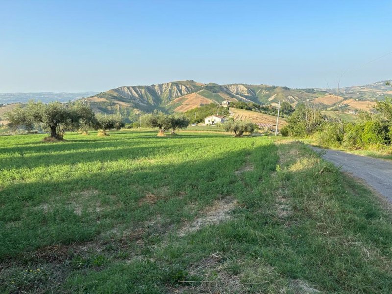 Landbouwgrond in Cellino Attanasio