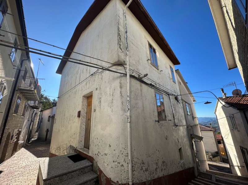 Крыша/земля в Кастильоне-Мессер-Марино