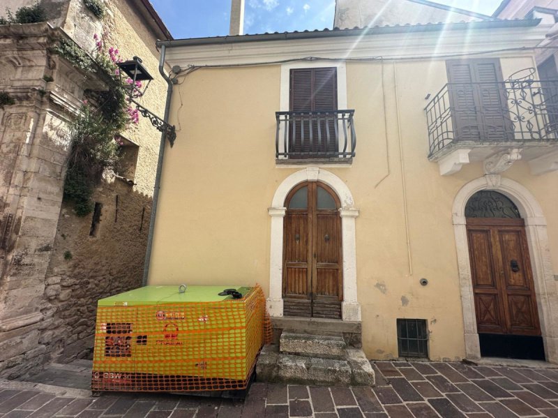 Maison individuelle à San Valentino in Abruzzo Citeriore
