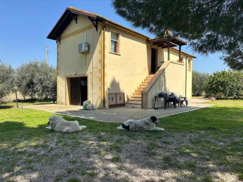 Vrijstaande woning in Atri