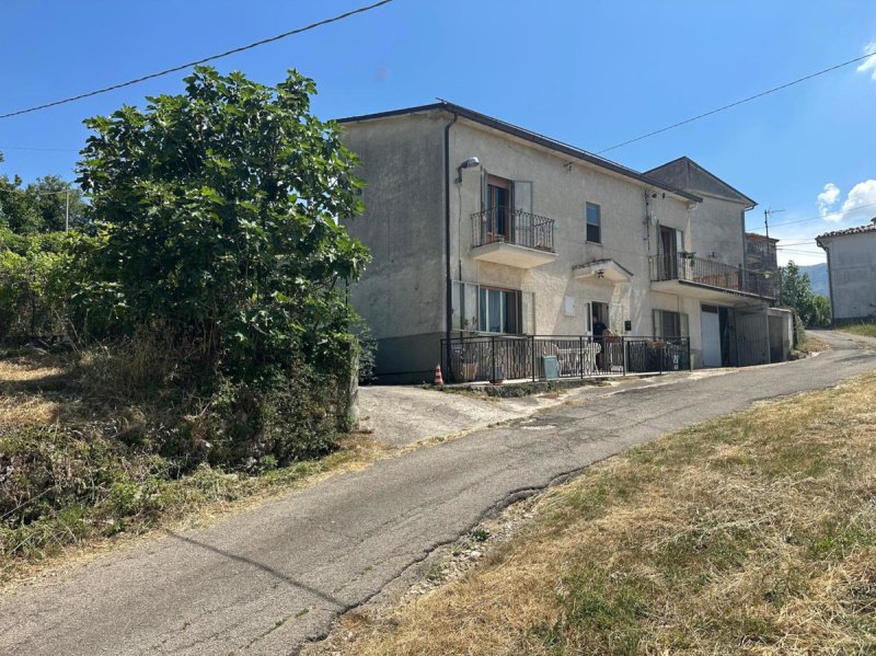 Semi-detached house in Caramanico Terme