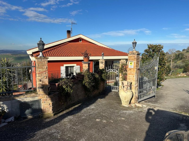 Moradia em Atri