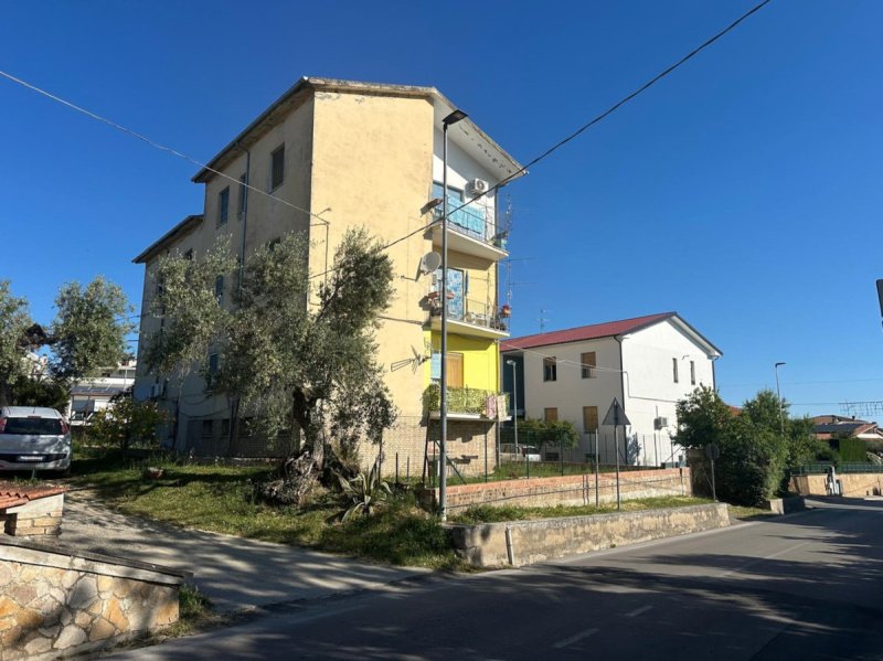 Apartamento em Rosciano