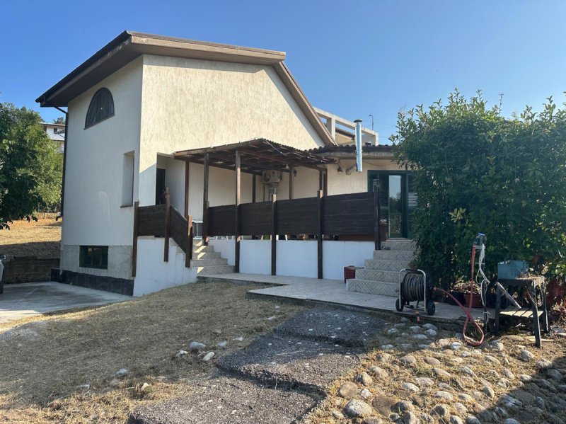 Half-vrijstaande woning in Turrivalignani